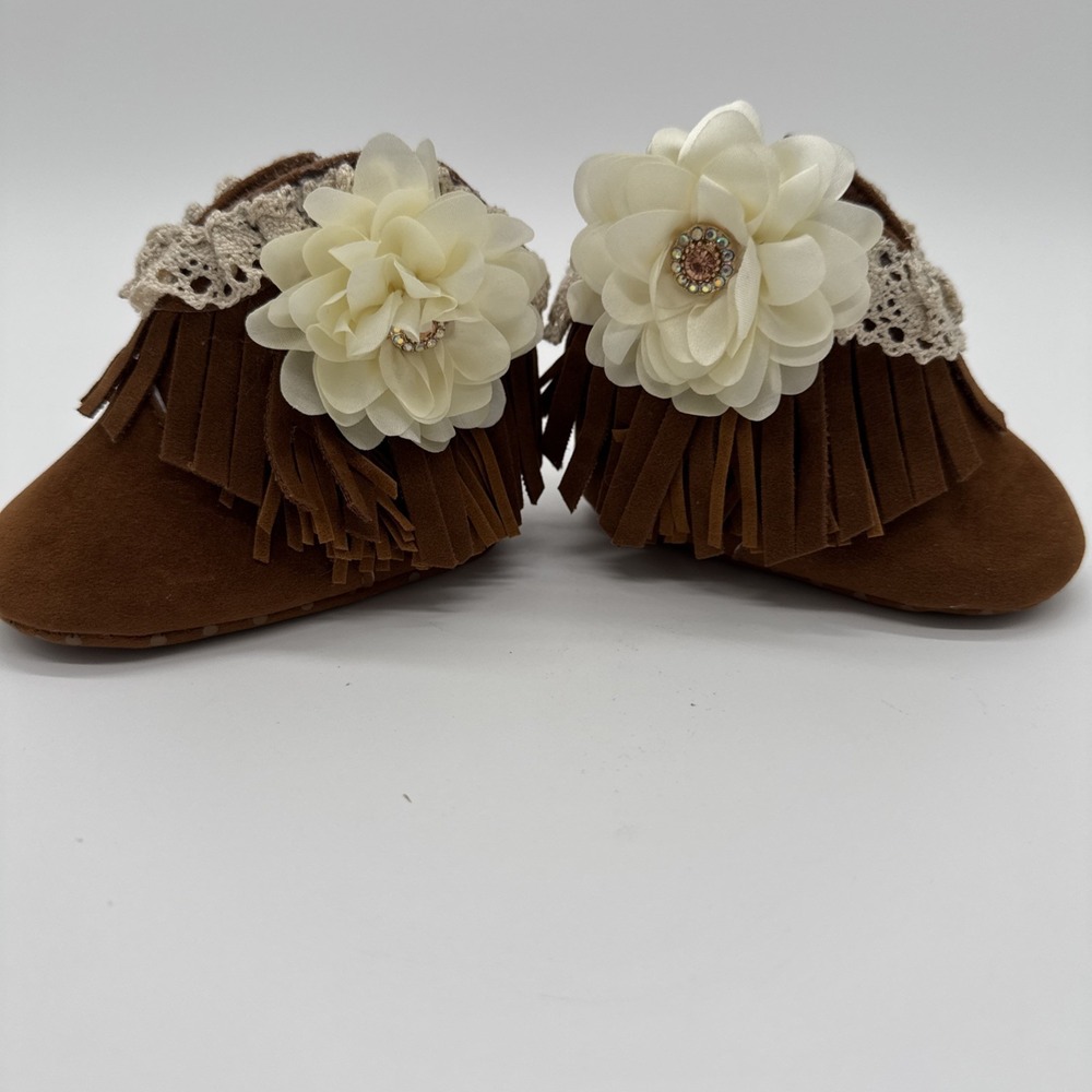 Soft Sole Shoes Size 1 infant Moccasins With Lace And Flower Boutique 0-6 Months